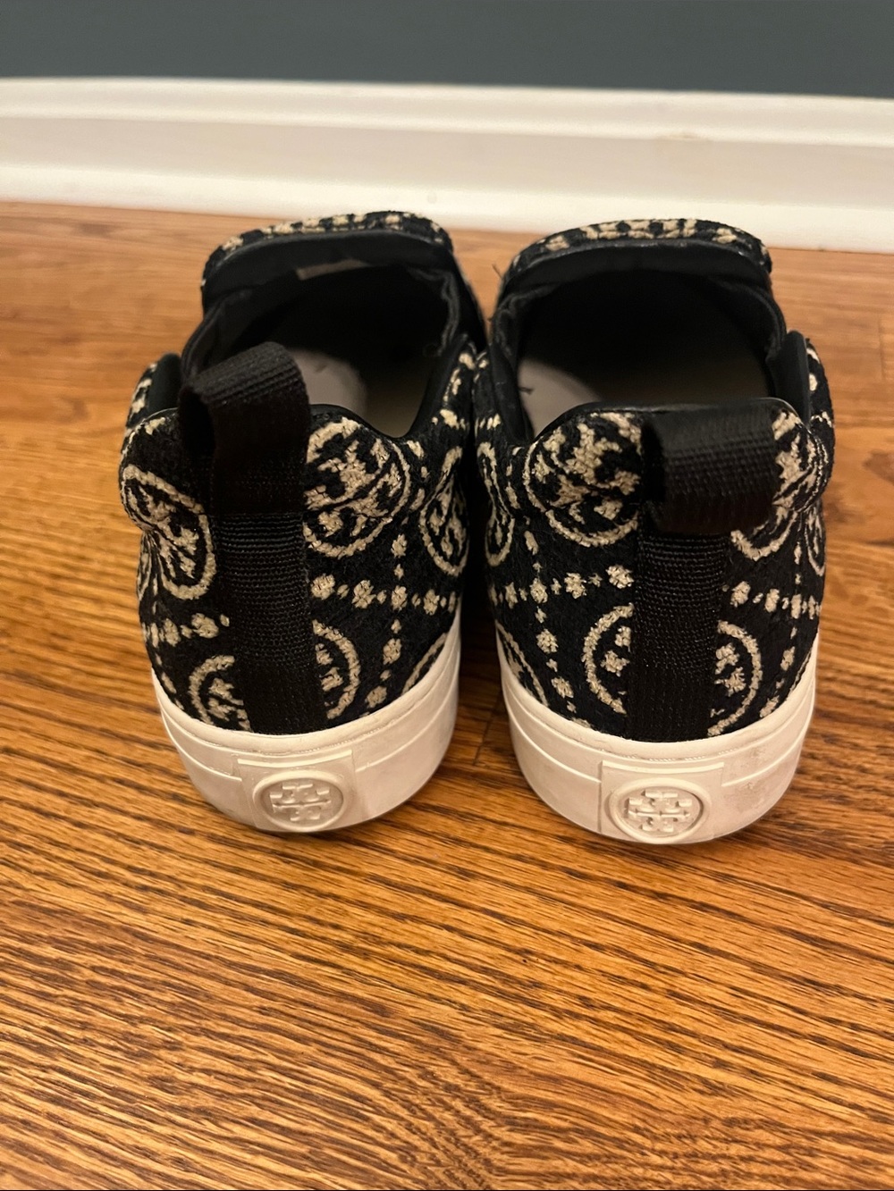 Tory Burch Soft Monogram Croco Embossed Slip On Sneaker size 8 - Picture 7 of 8